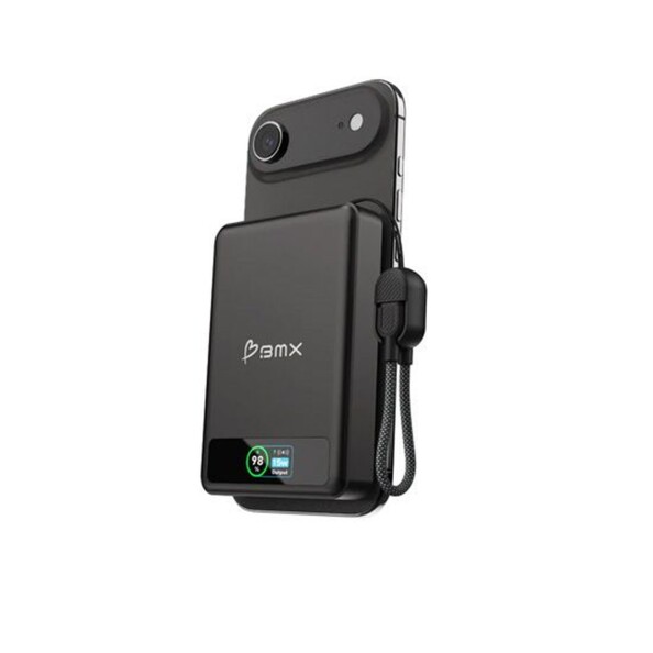 Smartphone Android coloris noir avec powerbank magnétique Solid State BMX de la même couleur fixée au dos avec écran LCD couleur et câble USB-C intégré
