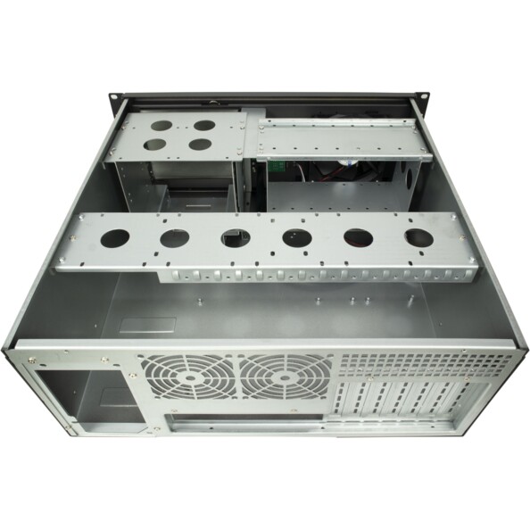 Vue arrière du dessus sur la structure métallique organisée du boîtier rackable 19" pour composants électroniques de NAS