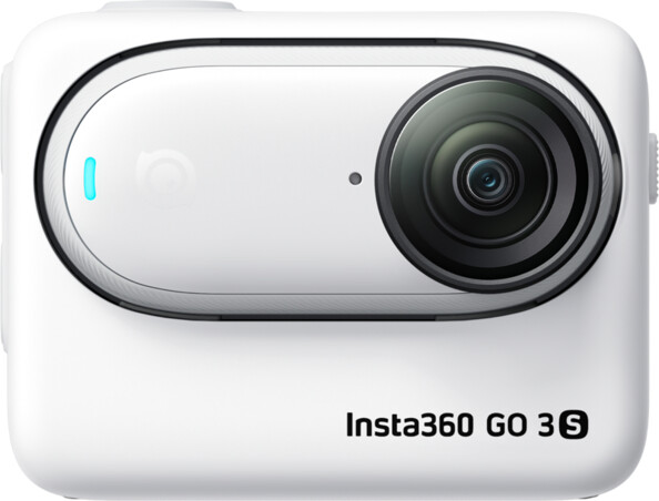 Face avant de la caméra Insta360 GO 3S montrant l'objectif grand angle et le voyant LED cyan