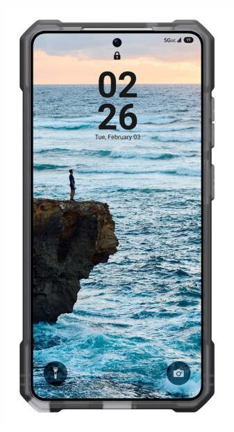 Vue de face d'un Galaxy S26 à l'écran d'accueil allumé avec coque grise au bords surélevés et coins renforcés