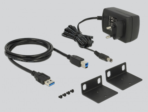 Accessoires hub Delock, câble USB 3.0, adaptateur secteur et équerres fixation