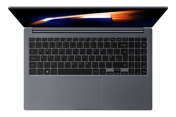 Ordinateur portable Samsung Galaxy Book4 avec processeur Intel Core i7 et écran