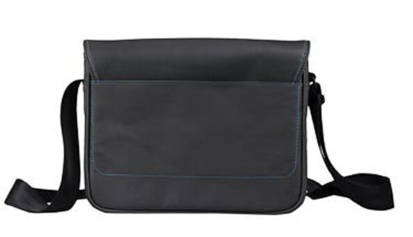 Vue arrière du sac en coton ciré pour iPad et tablette Android avec surpiqûres bleu clair et bandoulière réglable