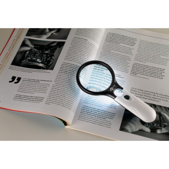 Loupe de lecture à LED avec grossissements 1,75x et 12,25x
