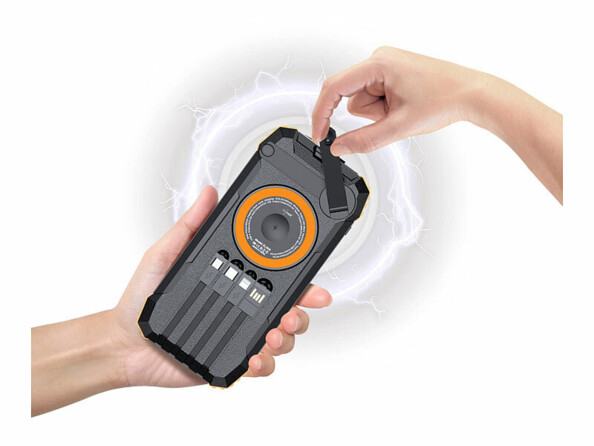 Batterie externe avec dynamo mise en situation