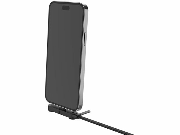 cordon USB-C power delivery 240 W en situation avec smartphone position support