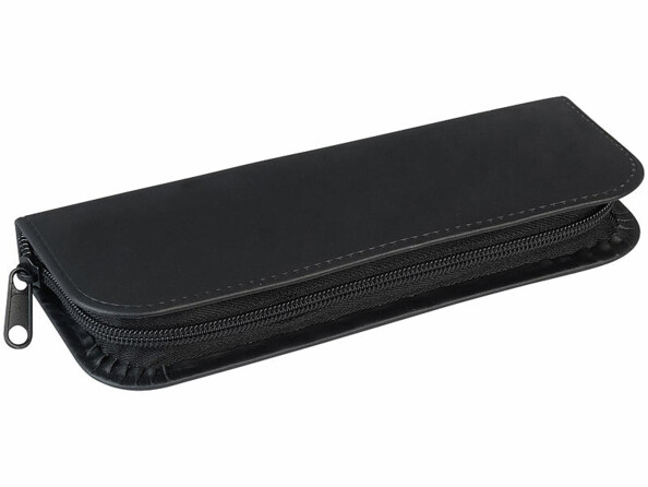 Étui noir rectangulaire à fermeture éclair, matière synthétique lisse, sur fond blanc