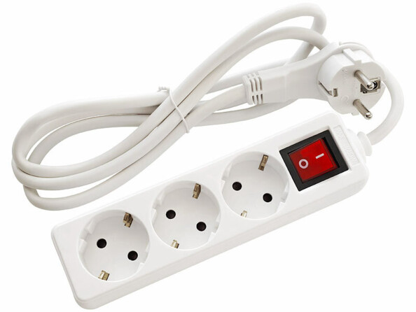 Multiprise 3 prises avec interrupteur et fiche plate