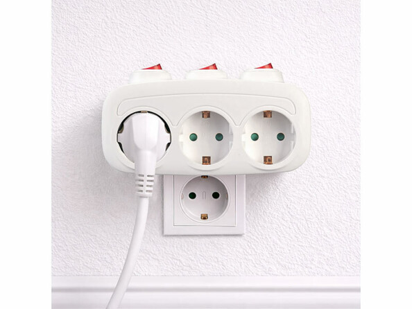 Multiprise murale 3 prises avec interrupteurs vue de face