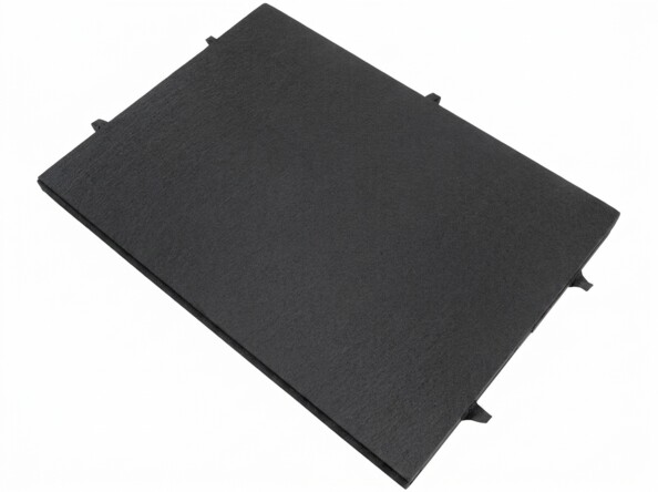 Panneau noir rectangulaire en feutrine avec attaches de fixation sur les quatre côtés