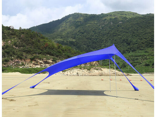 Tente de plage mise en situation sur une plage
