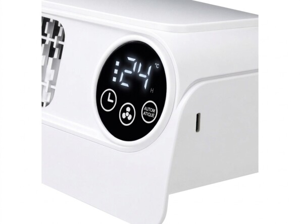 Ventilateur blanc avec écran digital noir affichant 124°C’et boutons tactiles pour minuterie et ventilation
