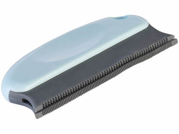 peigne anti peluche en plastique vu de face