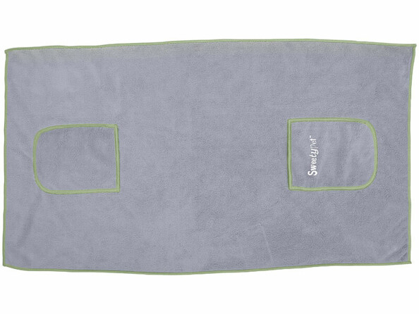 serviette en microfibre pour chiens et chats grise avec 2 poches vue de face