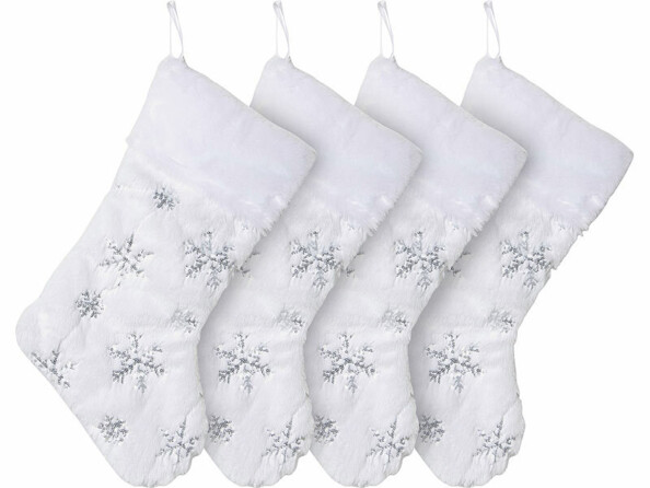 4 chaussettes de Noël à suspendre - étoiles argentées