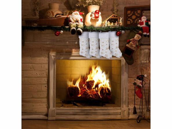 4 chaussettes de Noël à suspendre - flocons doré