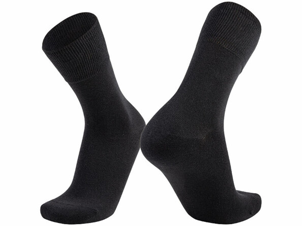 Lot 6 paires chaussettes diabétique Newgen Medicals, deux noires dressées en croix symétrique