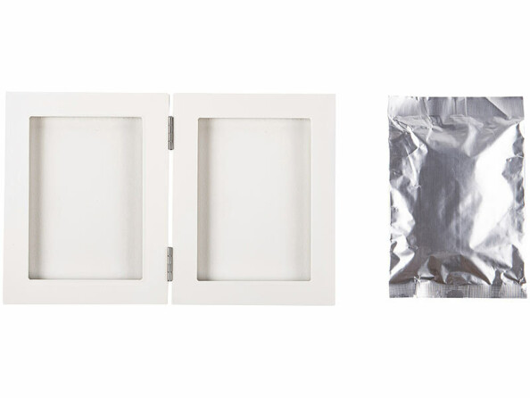 Cadre photo bébé pliable avec kit pour moulage pieds et mains