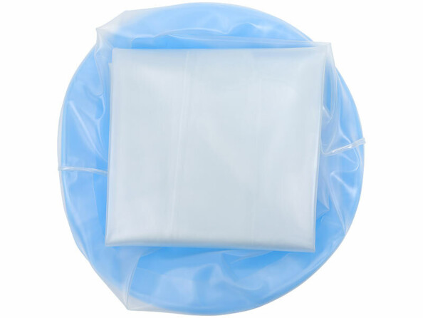 Manchette de protection imperméable pour plâtres et bandages repliée