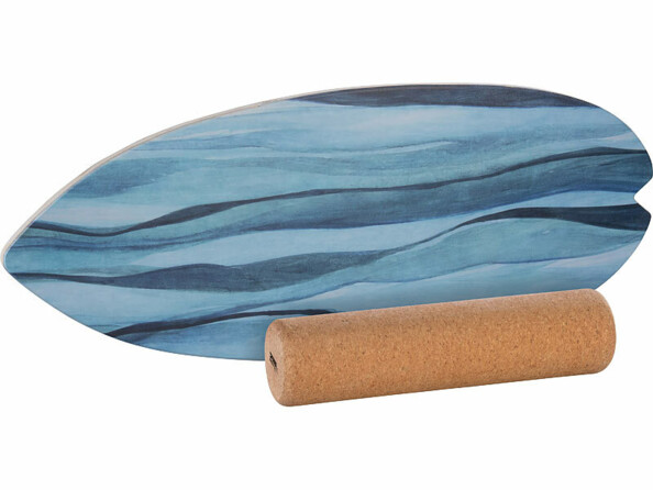 Planche d’équilibre avec dessus vagues bleues et rouleau liège vue trois-quarts