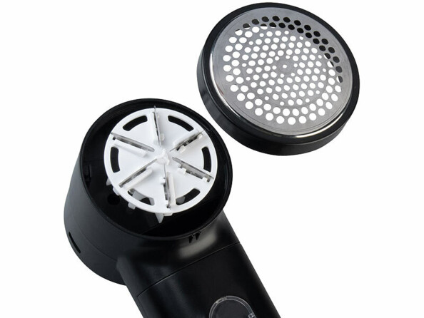 Rasoir anti peluches électrique rechargeable grille retirée avec vue sur les lames