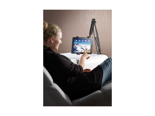 Mise en situation avec une tablette du support articulé Callstel