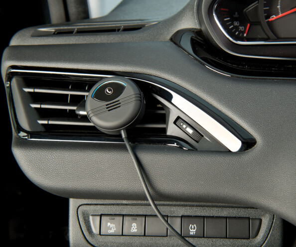 kit mains libres légal sans fil pour voiture avec micro a brancher sur prise aux autoradio callstel hz 2839