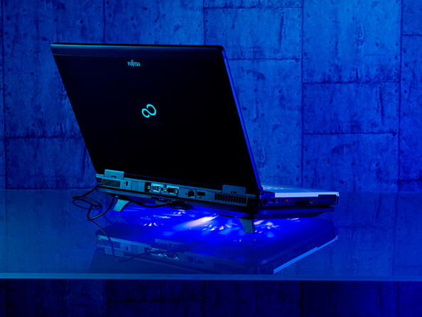 Tablette de ventilation pour pc portable fujitsu 17''