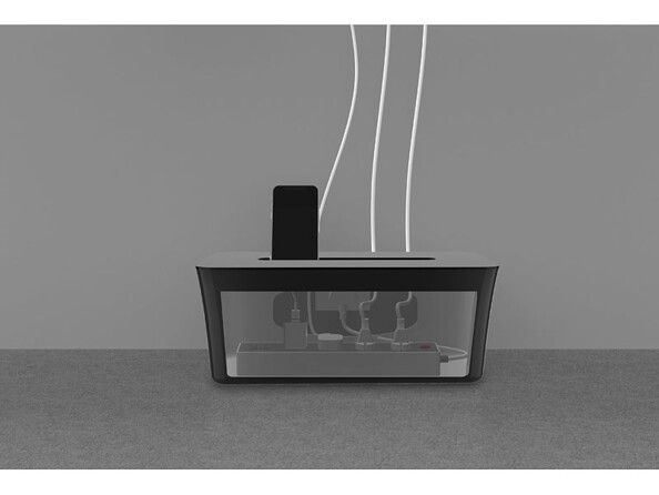 Boîte de rangement noire pour multiprise mise en situation avec smartphone et visu sur l'intérieur