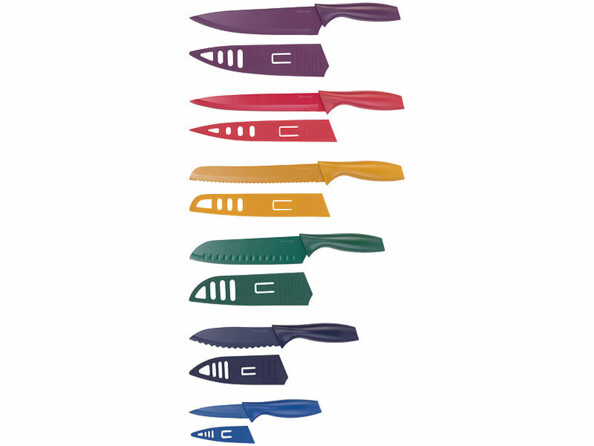 6 couteaux de cuisine colorés en acier inoxydable vu de dessus avec protèges lames