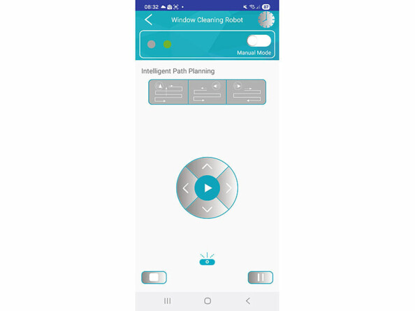Interface de l’application mobile de pilotage du robot lave-vitres PR-405 avec commandes directionnelles