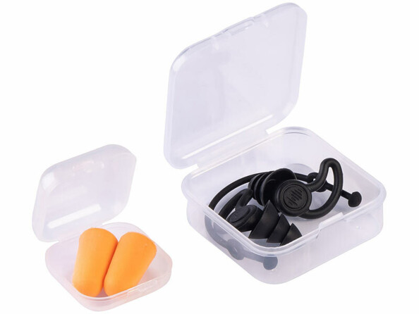 bouchons d'oreilles dans boîtes de transport pour casque ostéophonique étanche