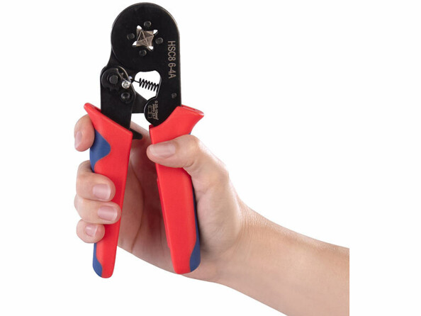 pince à sertir tenue en main