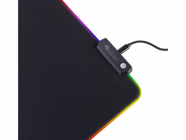 vue zoomée d'un angle avec boîtier de commande du Tapis de souris gaming avec éclairage LED