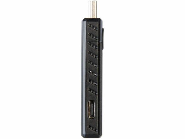 Adaptateur USB noir avec port USB-C et bouton latéral pour extension sans fil