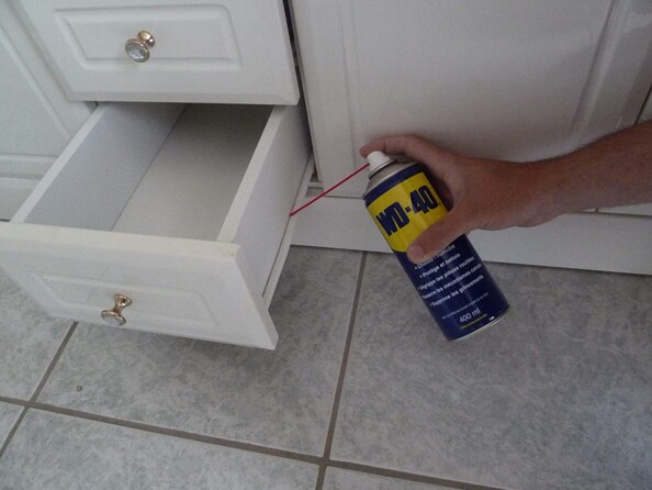 dégrippant WD-40 exemple sur tiroir