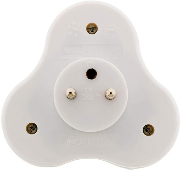 triplite Pour faire fonctionner 3 appareils électriques sur une seule prise