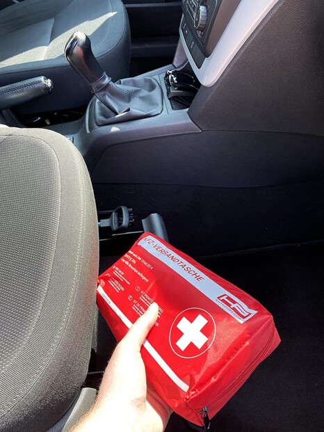 Trousse de secours pour véhicules de la marque PEARL