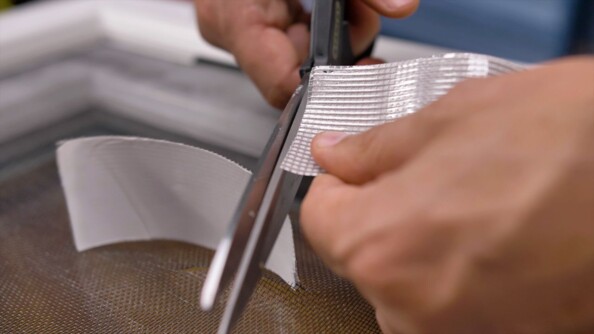 Ruban de réparation blanc pour moustiquaire, par Genius Ideas