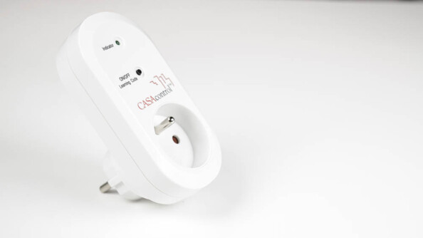 Prise murale Casa Control vue 3/4