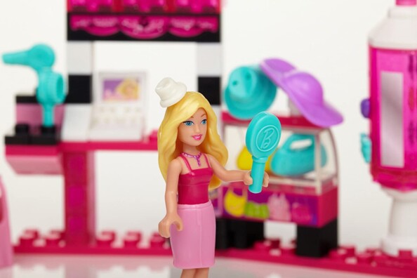 Barbie Build'n Style - Barbie ''Magasin d'accessoires de mode''