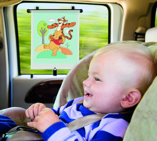 pare soleil déroulant sur vitre et pare brise winnie et tigrou