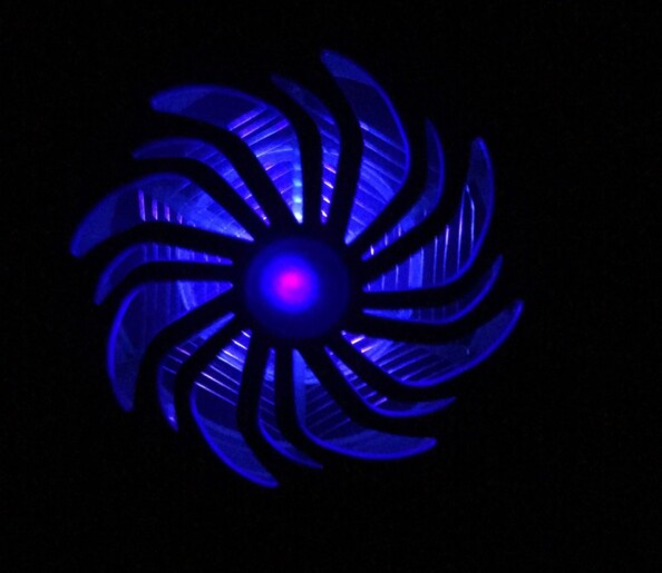 Piège à insectes solaire Genius Ideas de nuit