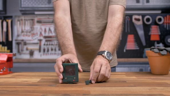 Mise en situation du repousseur d'oiseaux solaire ''Sounds & Flash''.