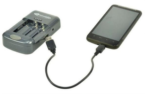 deux emplacements cylindriques vous offrent de recharger 1 ou 2 accumulateurs NiMH au format AA ou AAA