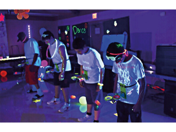 Barre à LED avec lumière UV 18 W Ibiza Light. Mise en situation