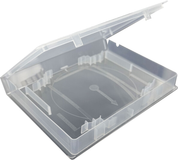 Boîte en plastique pour jeux rétro.