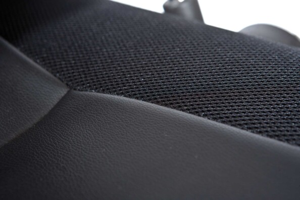 Chaise de bureau Torino Inter Link en simili cuir noir.