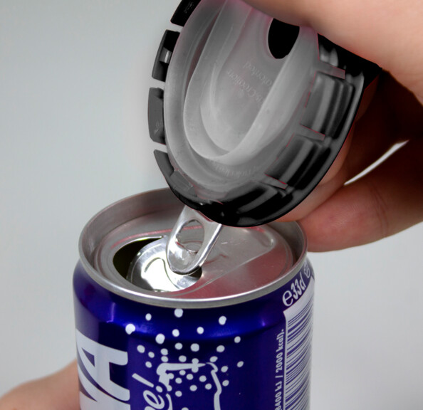 Couvercle avec bouchon compatible canettes classiques et slim facile à placer et à enlever