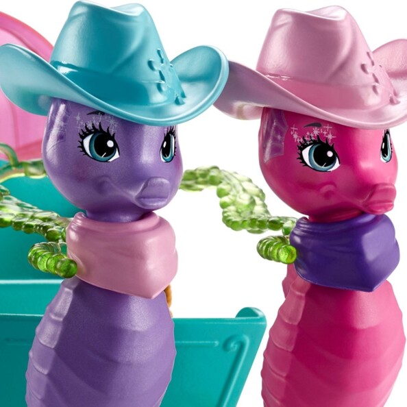 Zoom sur les hippocampes de la boîte Enchantimals : La calèche des hippocampes.